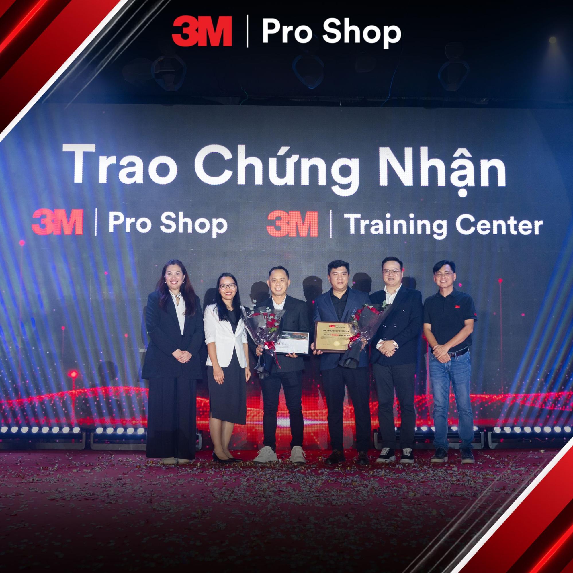 Ong Dang Minh Hoang va ong Nguyen Quang Dao tai su kien